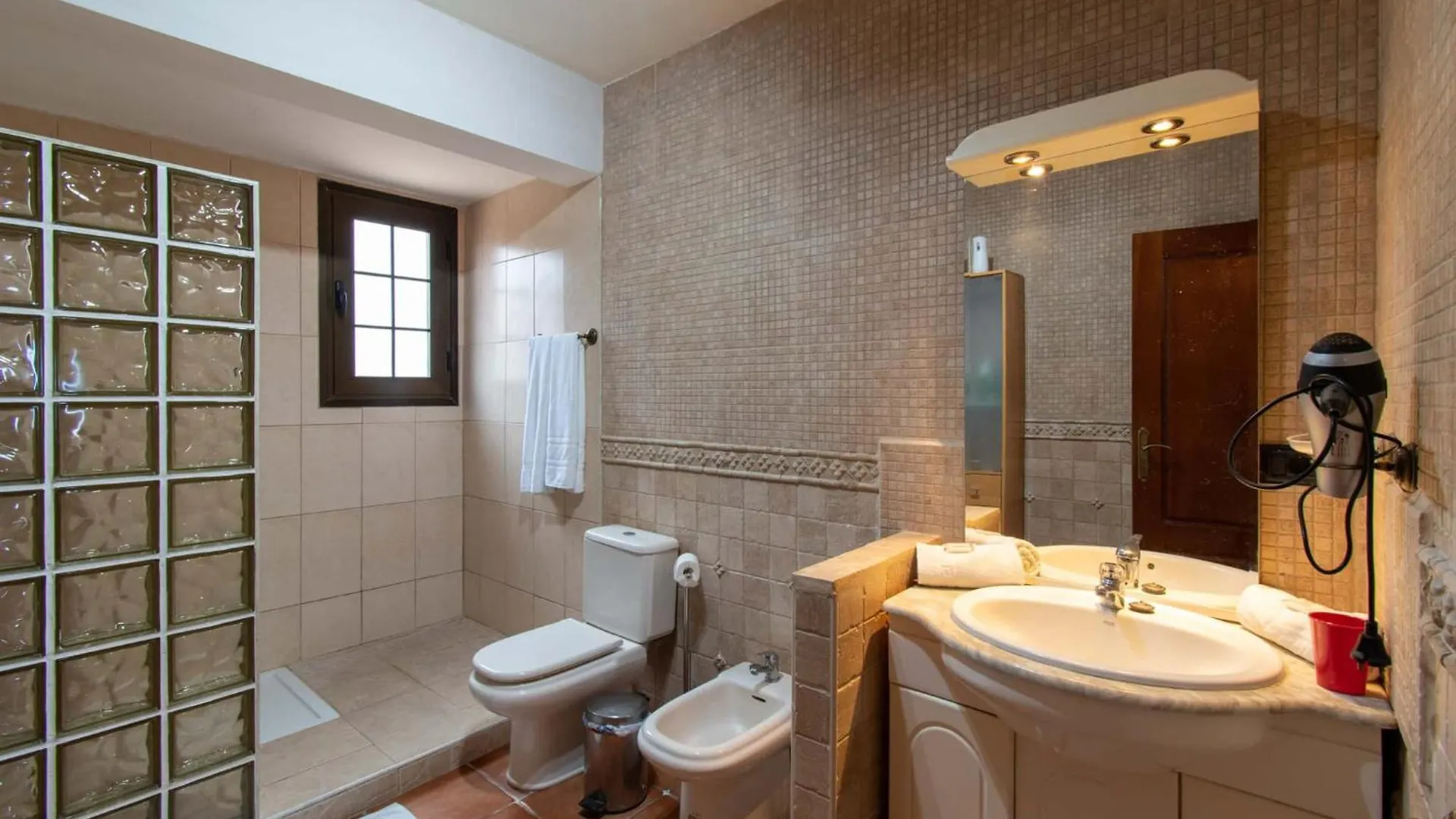 Villa El Mirador 6 Bedrooms 阿德耶